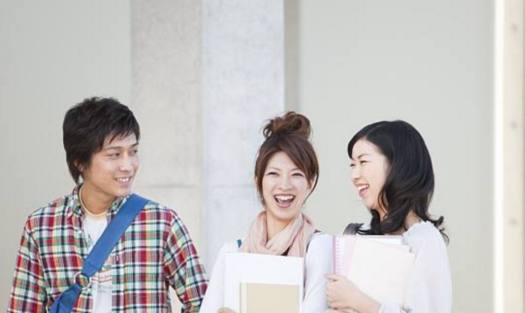 刚毕业的大学生在上海打工,工资能拿到多少呢