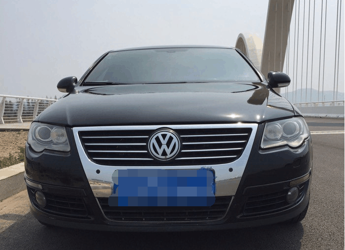 小伙花8.5万买辆二手迈腾, 上路8万公里, 打开车门直呼不敢相信