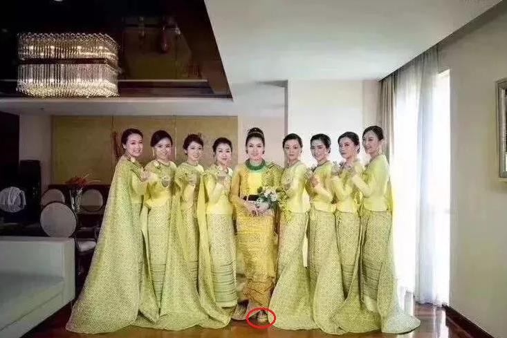 缅甸富豪嫁女儿,新娘满身5亿翡翠却脚穿拖鞋,