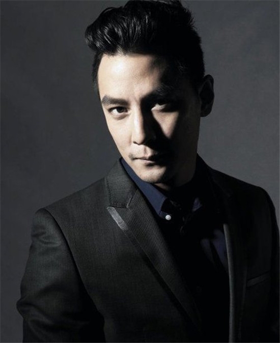 吴彦祖晒照感叹年龄增长必须更努力,岳云鹏遭