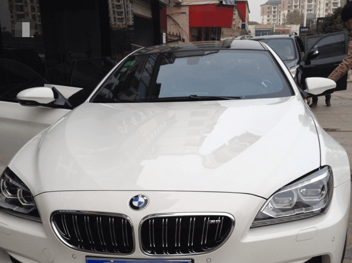 花208万买辆宝马M6, V8双涡轮大马力操控性极强