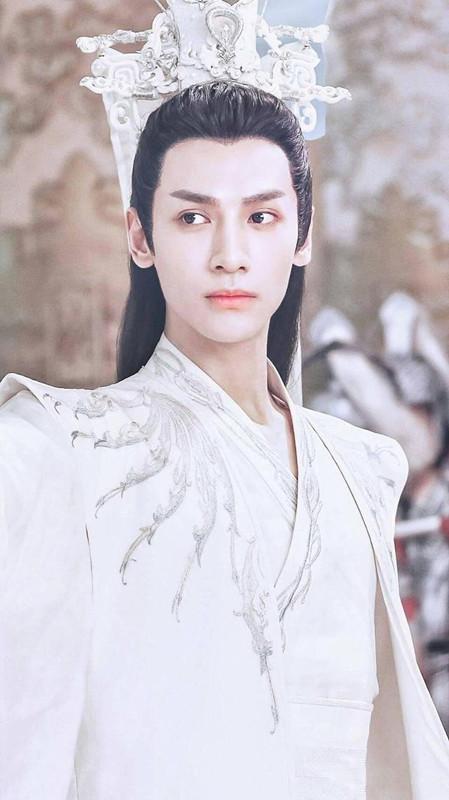 润玉与锦觅大婚,罗云熙的新郎造型要比杨紫的新娘造型还要美了