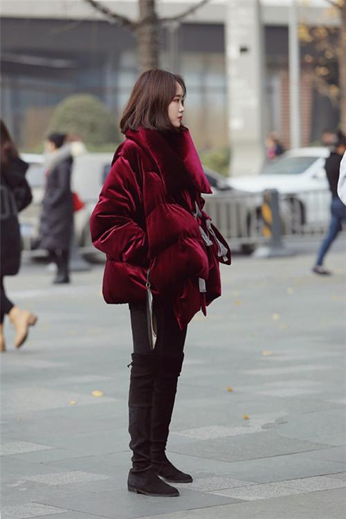秋冬酒红色外套怎么穿才好看? 搭配秘籍都在这