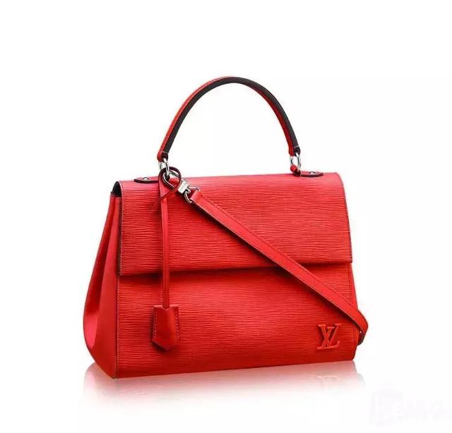 LV刚降完价格又全球涨价,这些爆款在哪儿买最