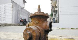 消防栓漏水到底该给谁打电话?