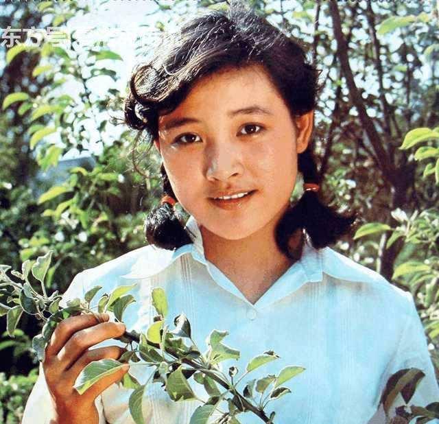 电影《小花》剧组陈冲暗恋唐国强, 喜爱吃蛋糕, 奶油小生因此得名