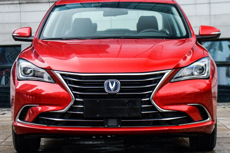 5.49万起！这两款精品轿车一上市，捷达朗逸都慌了