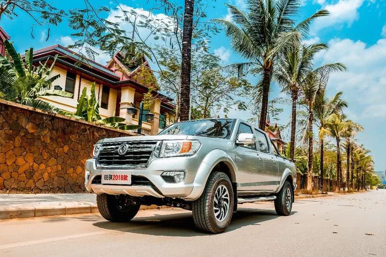 这辆国产皮卡越野竟比猛禽还强？售价8万块豪华内饰不输宝马