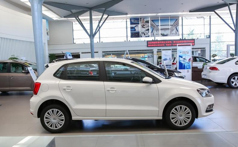 这款大众车价格不到8万, 外成熟稳重, 油耗低很适合家庭用