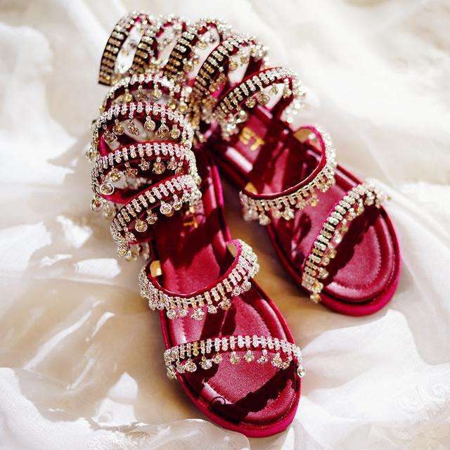 别追明星凉鞋了! 环绕设计蛇形凉鞋,修饰性感