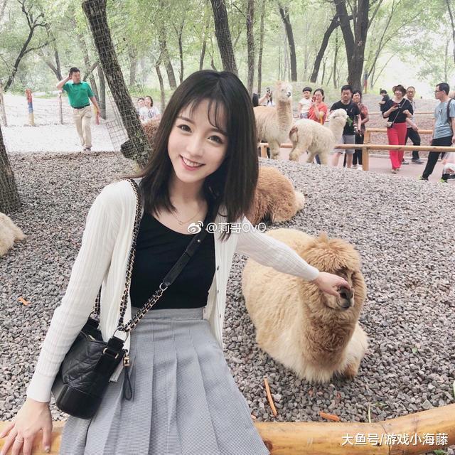 抖音新人物粉丝数量将超越代古拉k, 美貌才华并