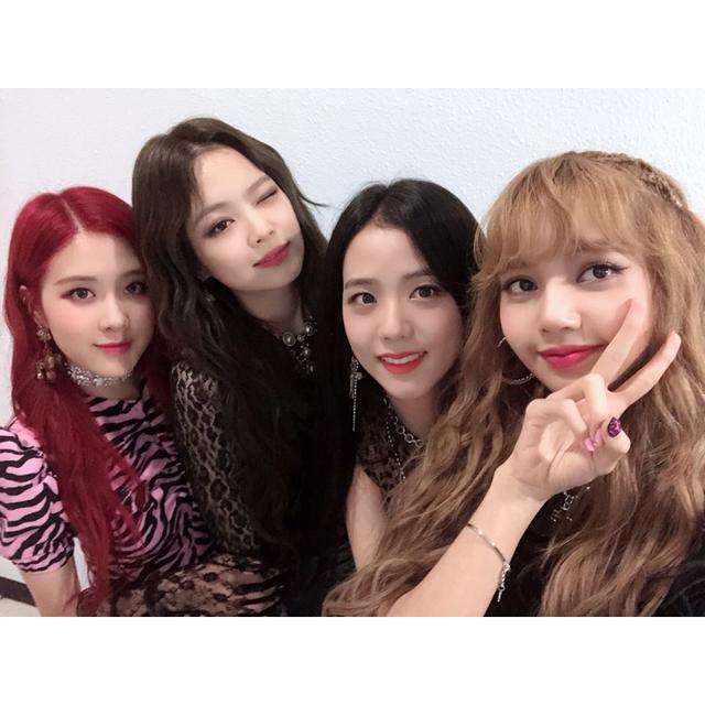 blackpink公主照片,blackpink公主图 blackpink这身夜店风的时尚造型,你们喜欢吗?