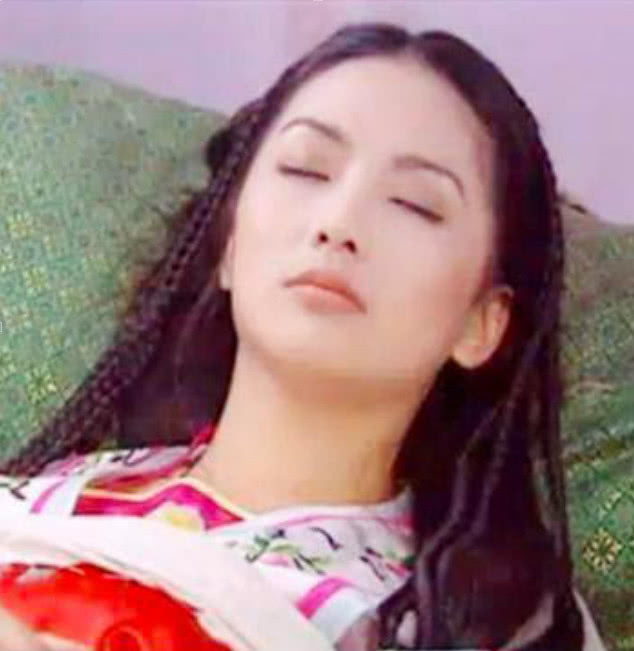 香妃刘丹25岁车祸真相曝光,被甩出车外几米七