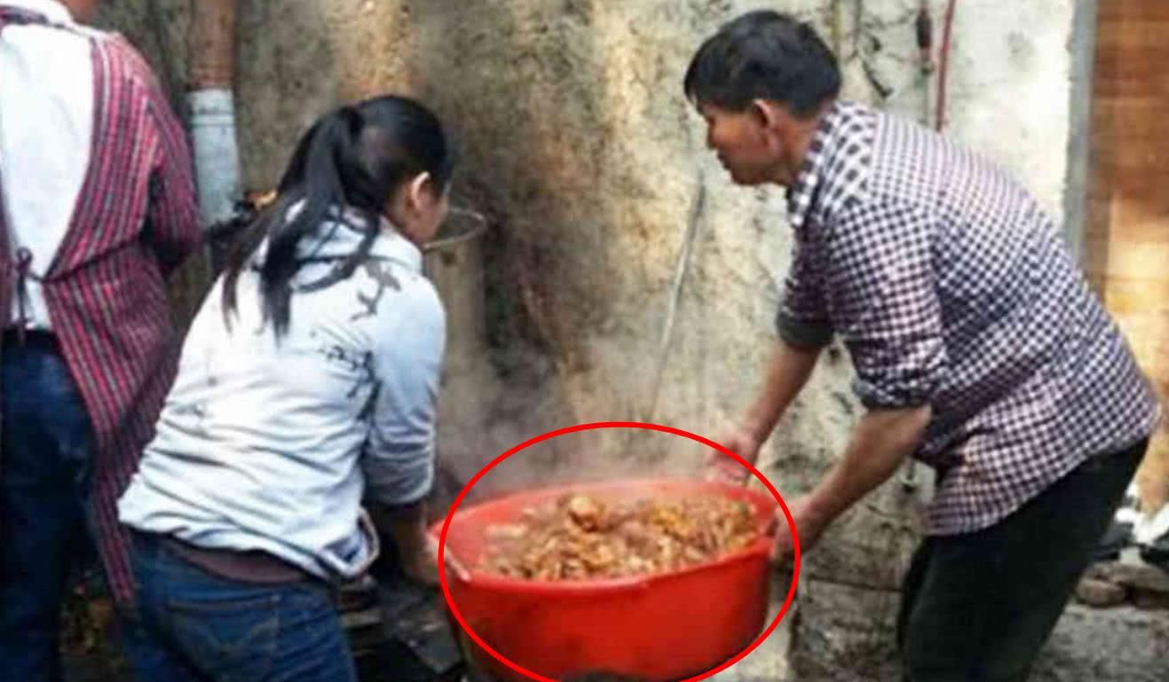 朱之文开猪蹄店生意红火,大衣哥自食其力,网友