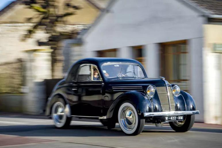 奔驰G 6X6怒干撒哈拉沙漠了不起？雷诺的老爷车早就这么干过了