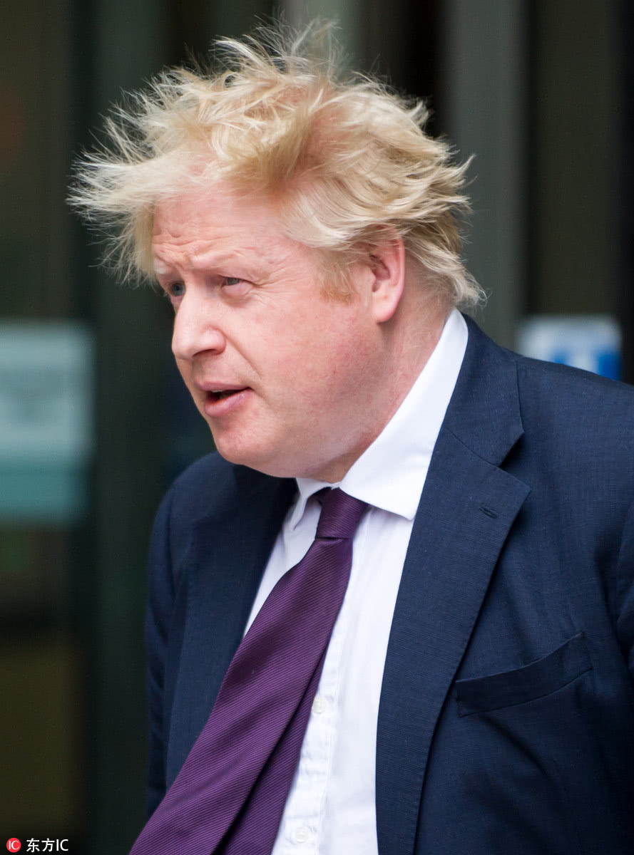 拼发型从没服过谁!英国外交大臣“鸡窝头”神抢镜