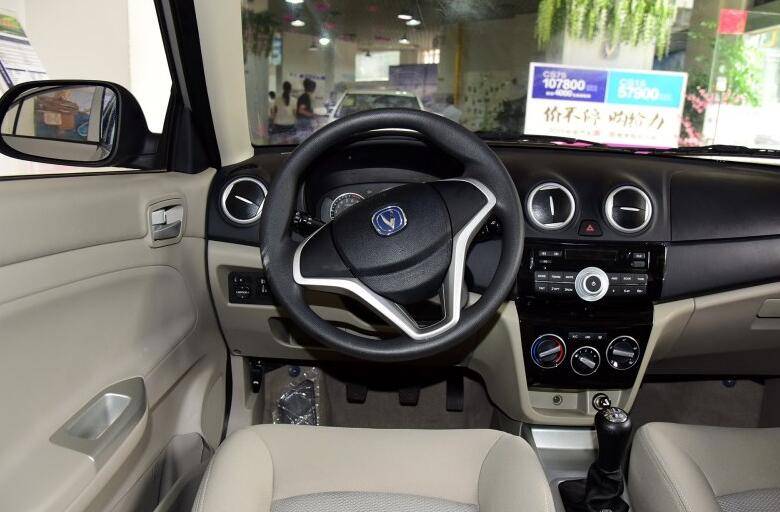颜值高过赛欧的入门精品小车,搭载四独立悬挂,仅3万