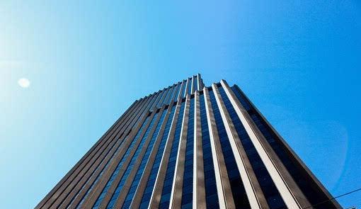 小县城人越来越少, 房子却不断增加, 未来房价会