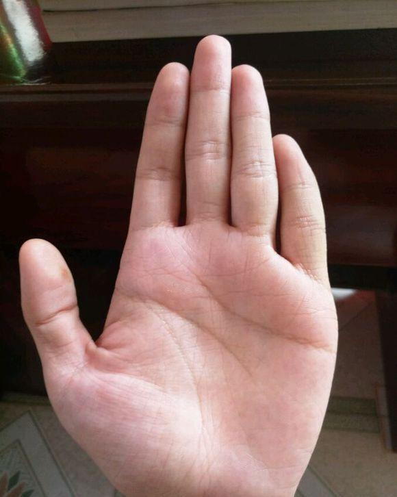 手掌上出现这种线纹的要小心, 容易有婚外情, 发生不正当男女关系