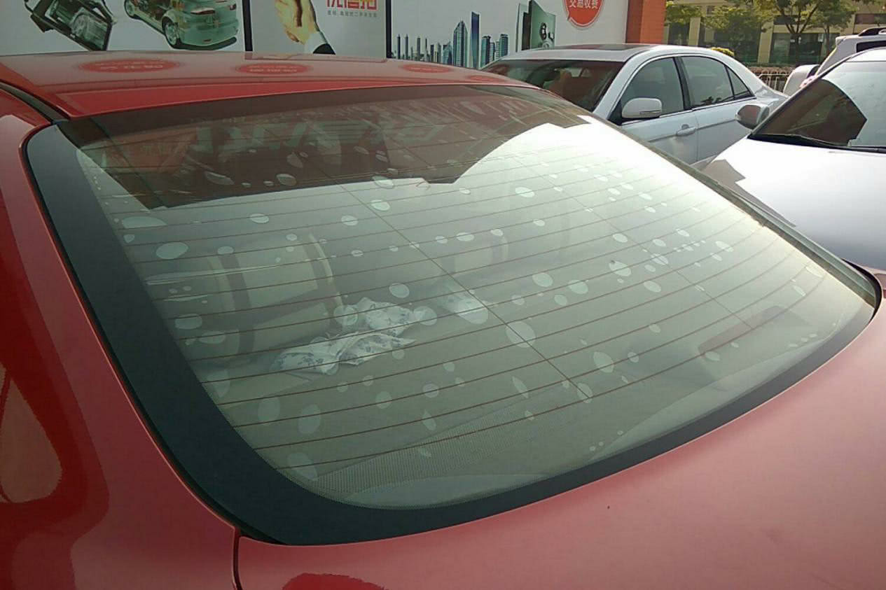 汽车贴膜时，尾窗到底要不要贴？