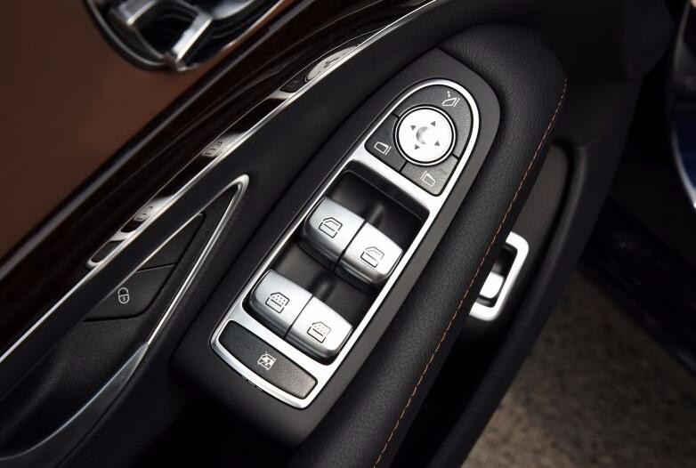 奔驰S换装2.0T发动机 降多少钱你能接受