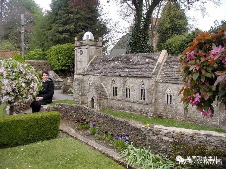 英国这只能看不能住的神奇小村…里面的门,比