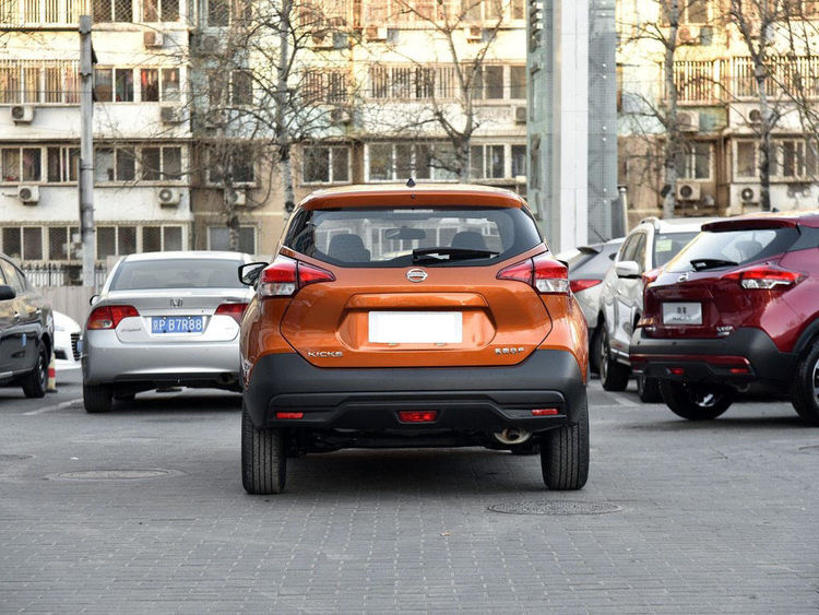 后悔买了本田XRV,这车直降到7.5万,颜值完胜思