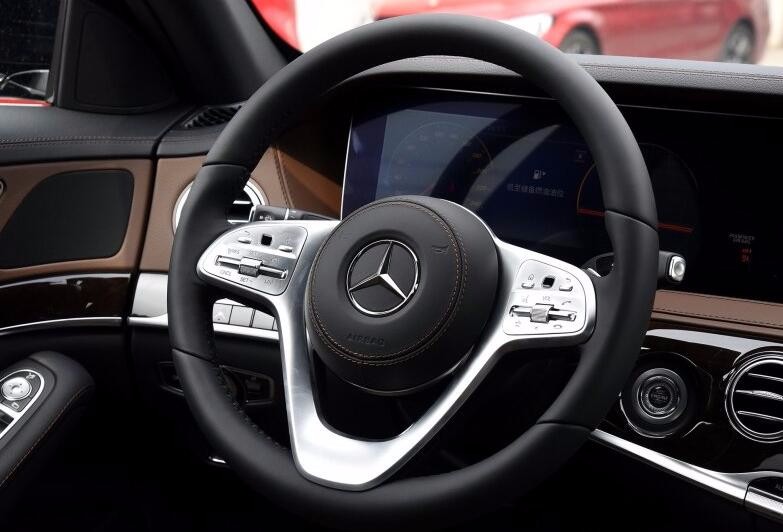 奔驰S换装2.0T发动机 降多少钱你能接受