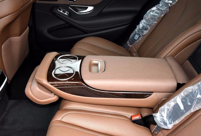 奔驰S换装2.0T发动机 降多少钱你能接受