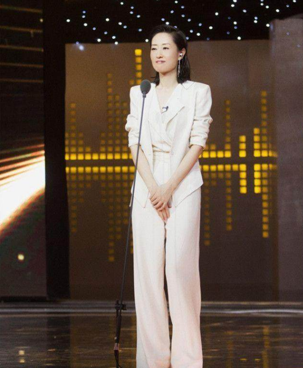 为了爱隐婚七年，曾出演40多部电视剧，如今离婚复出又爆红