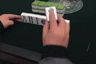 「搞笑gif动图」游吧游吧,等养肥点,我再吃!