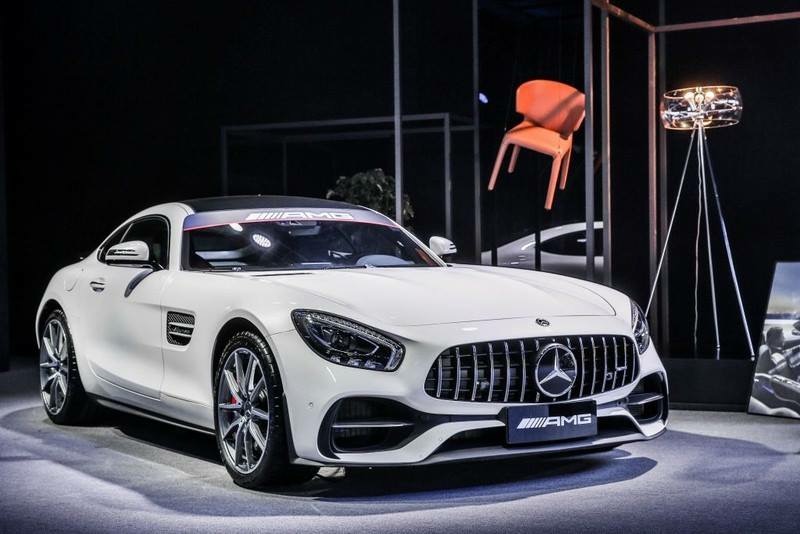 前夕，AMG GT C China Edition 发布，4.0升 V8双涡轮增压引擎