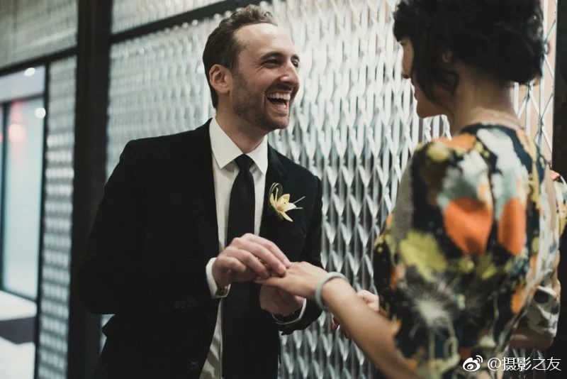 那次婚礼跟拍我只用了一支35mm定焦镜头