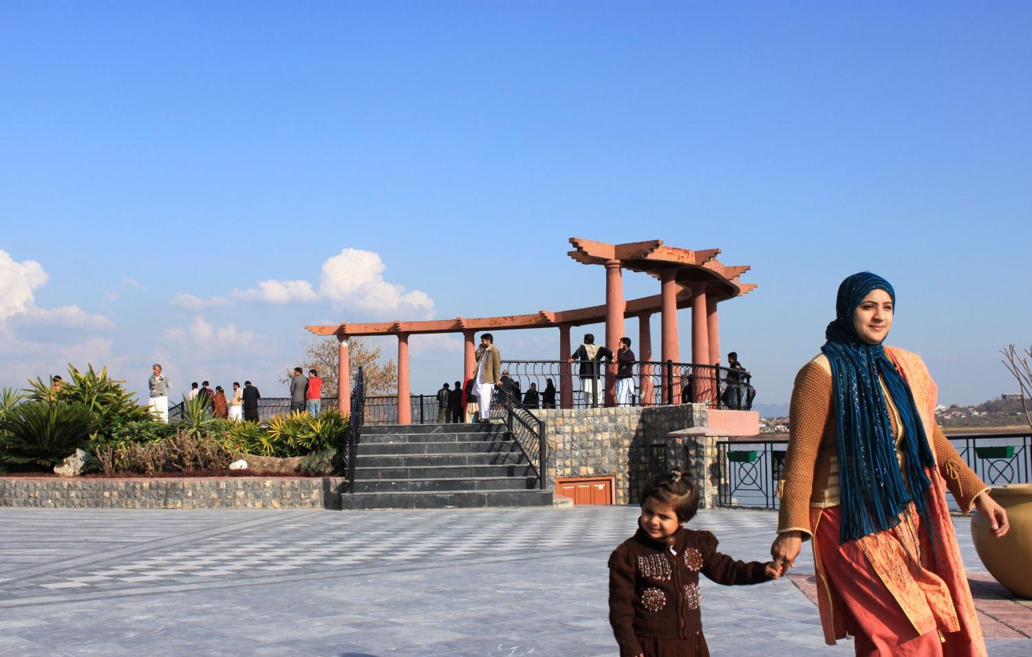 巴基斯坦的女孩, 个个美艳 大方但是他们都渴望