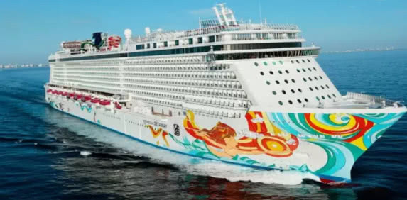 顶着10级台风还坐船去日本!5000名中国游客海