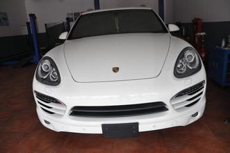 百万豪车刚贴膜就出了大问题，维修费用5万元，车主气哭！