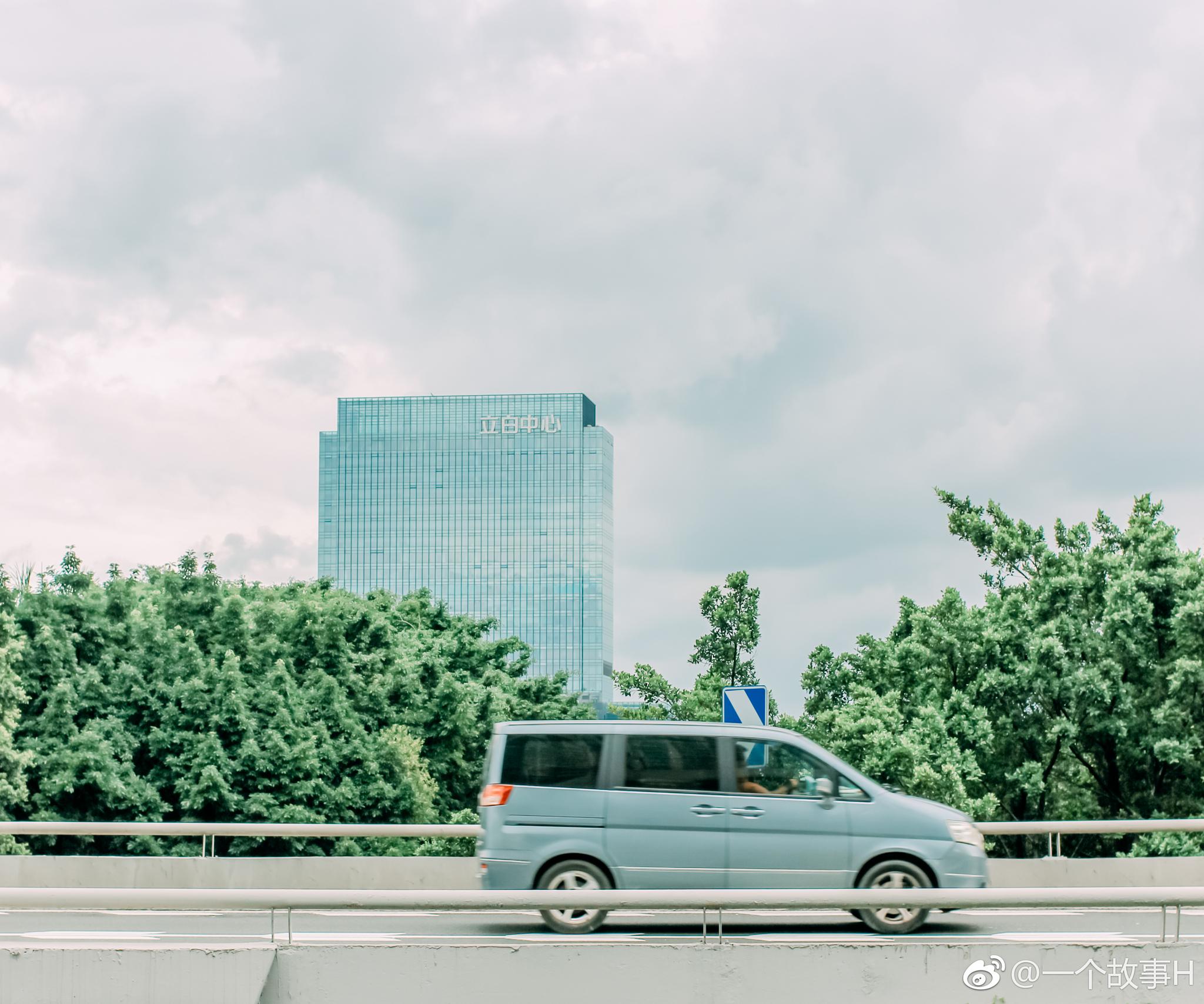 人生就像一盒巧克力,走下去才会发现惊喜。