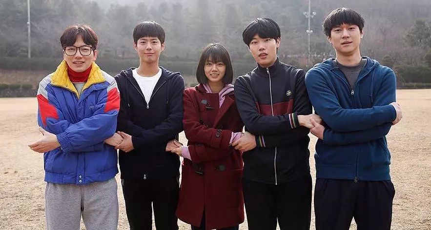 说这部剧抄袭《请回答1988》都是抬举它了