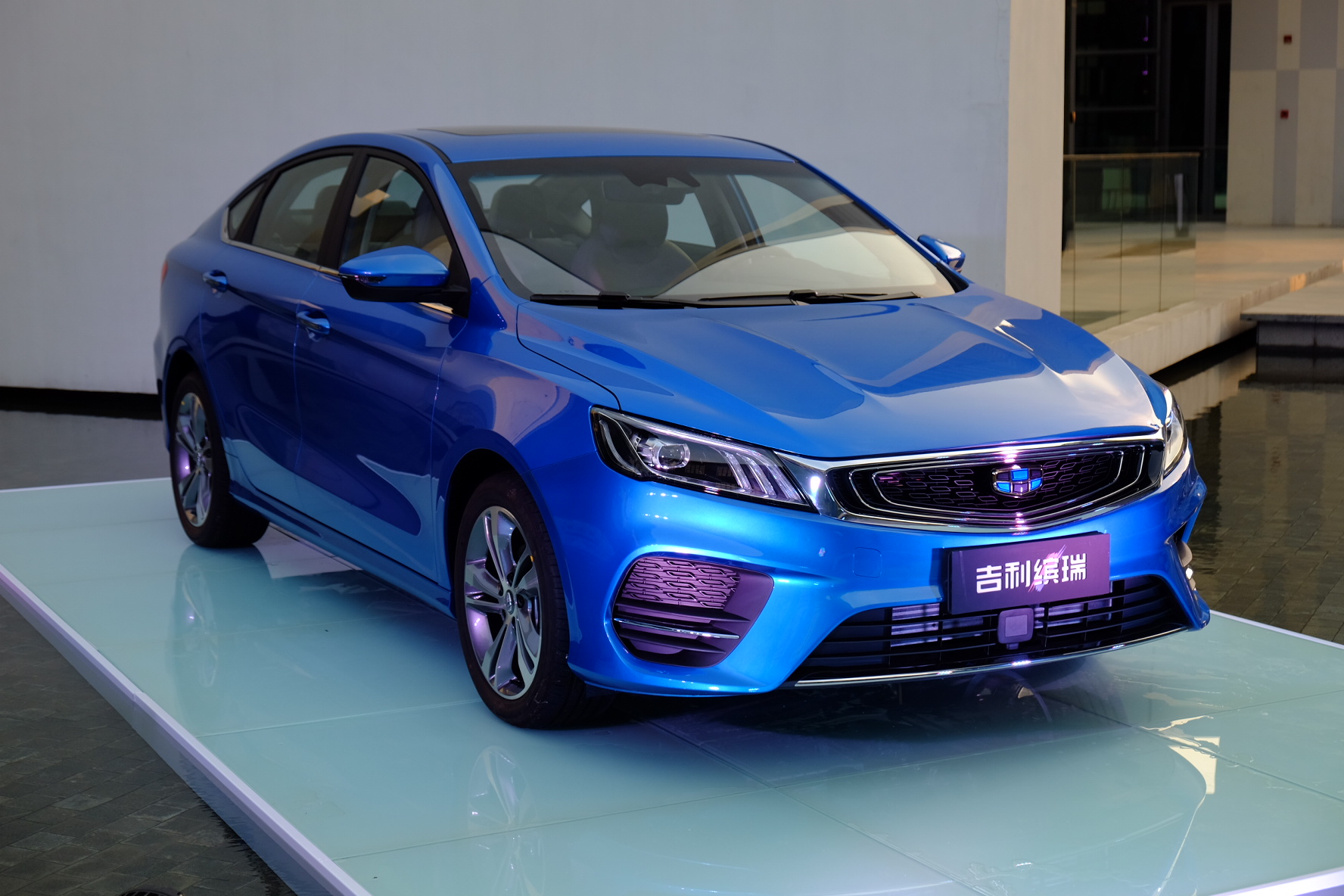 同为吉利A+级轿车,缤瑞和帝豪GL有何不同?