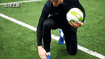 如何踢出一脚完美的侧身凌空抽射