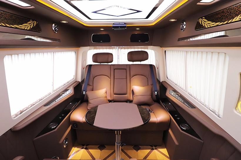 2018新款大众T6商务房车，性能比肩奔驰V级，性价比超高