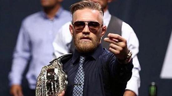 嘴炮-康纳麦格雷戈,羽量级格斗巨星,那走路的姿