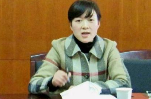 “气质”女贪官，被市长强占多年，官至厅级，为他生一女