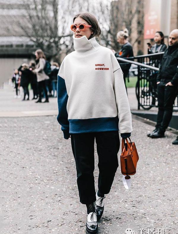 肩宽姑娘秋冬穿衣显魁梧?这几个显肩窄的穿搭