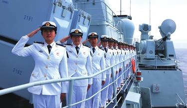 海军的"军衔"为何是在袖子上,而不是肩上?看完你就知道