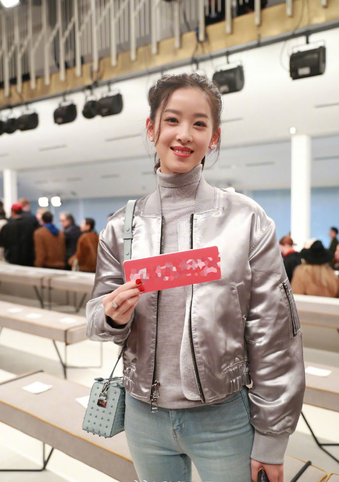 真敢说!王思聪点评刘强东事件后,在朋友圈公开调侃奶茶妹妹