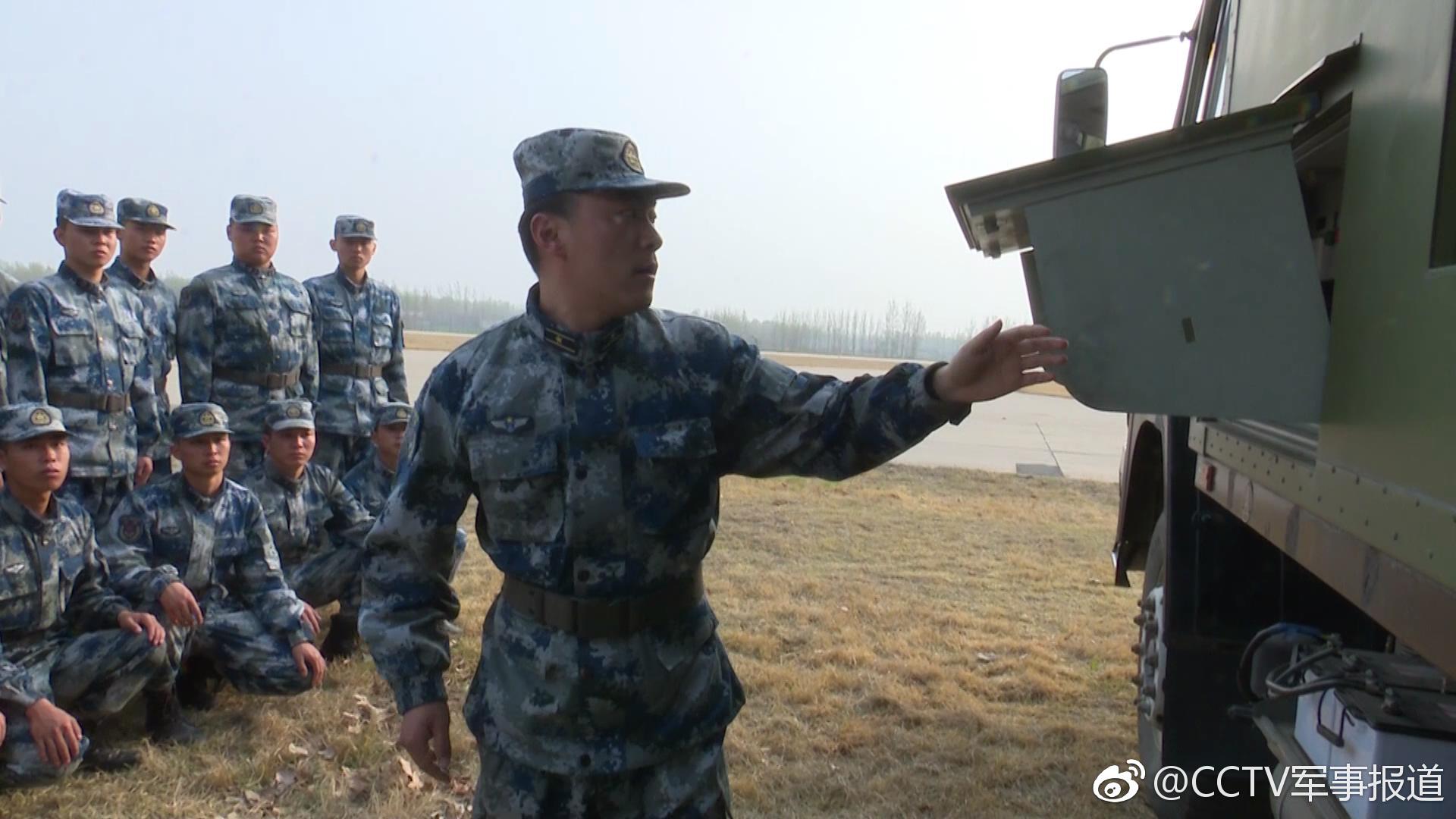 空军某训练基地:机场遭空袭破坏抢修教学演练