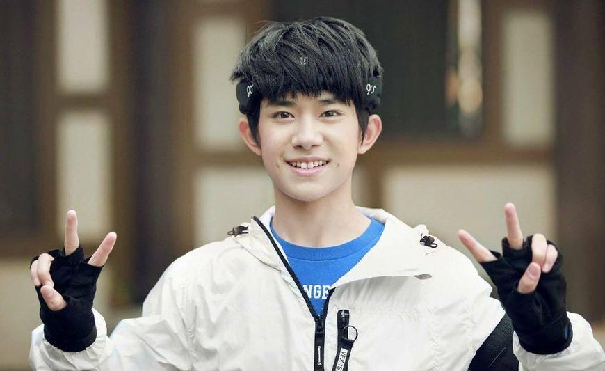 看完易烊千玺对未来女友的要求,网友恍然大悟