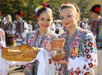 世界上女人最多的国家,哪个国家男人可以娶多