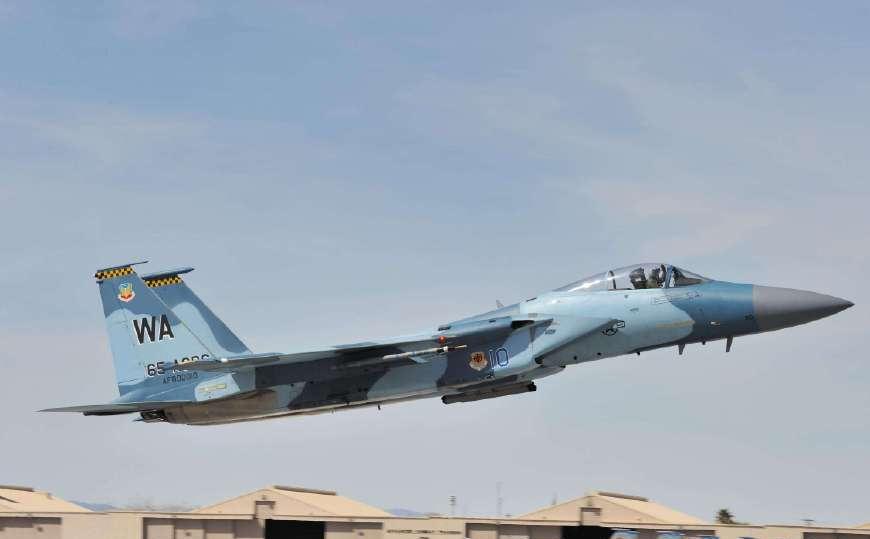 全球第一架六代战机在中国诞生,给了美日一记